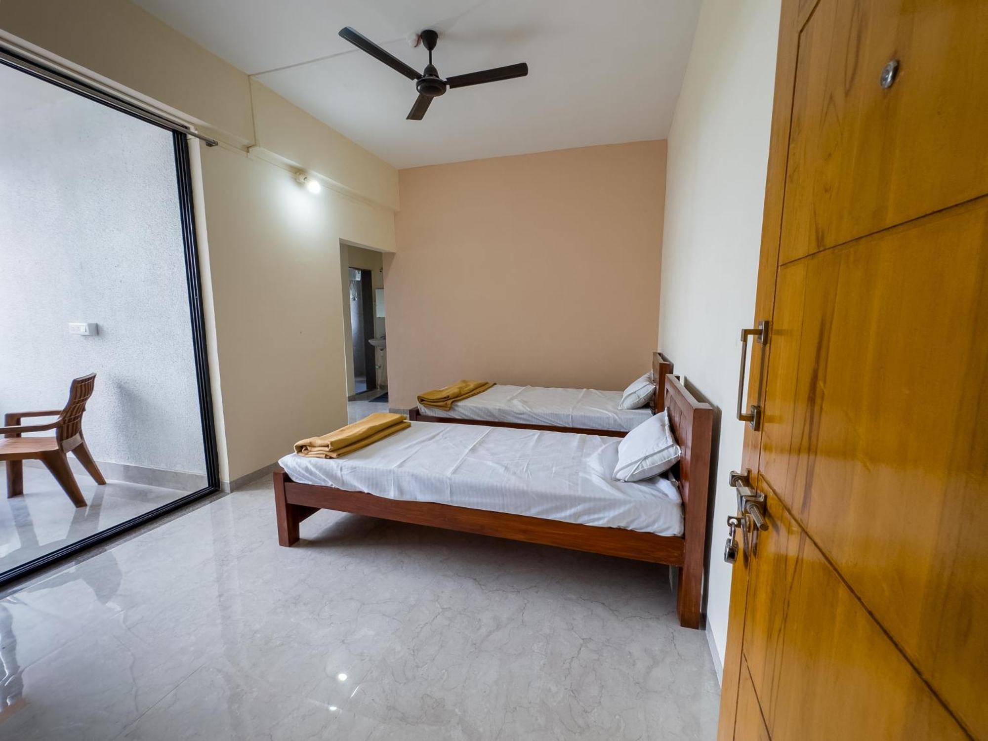 Punekar Bhavan Akalkot 外观 照片